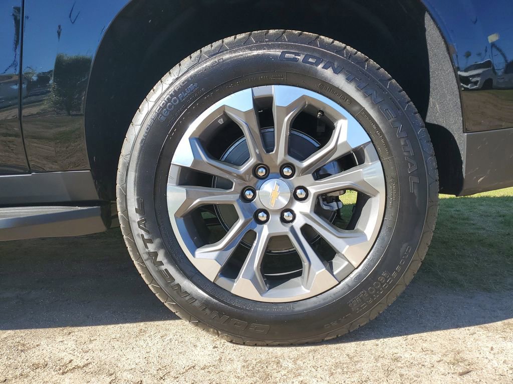 New 2026 Chevrolet Suburban LS image 5