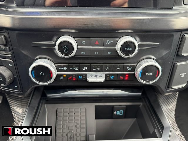 New 2026 Ford F250 Lariat w/ Black Appearance Package image 24