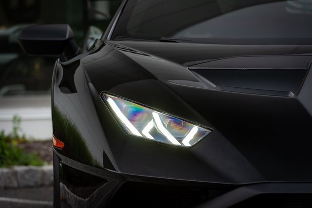 Used 2022 Lamborghini Huracan STO image 7