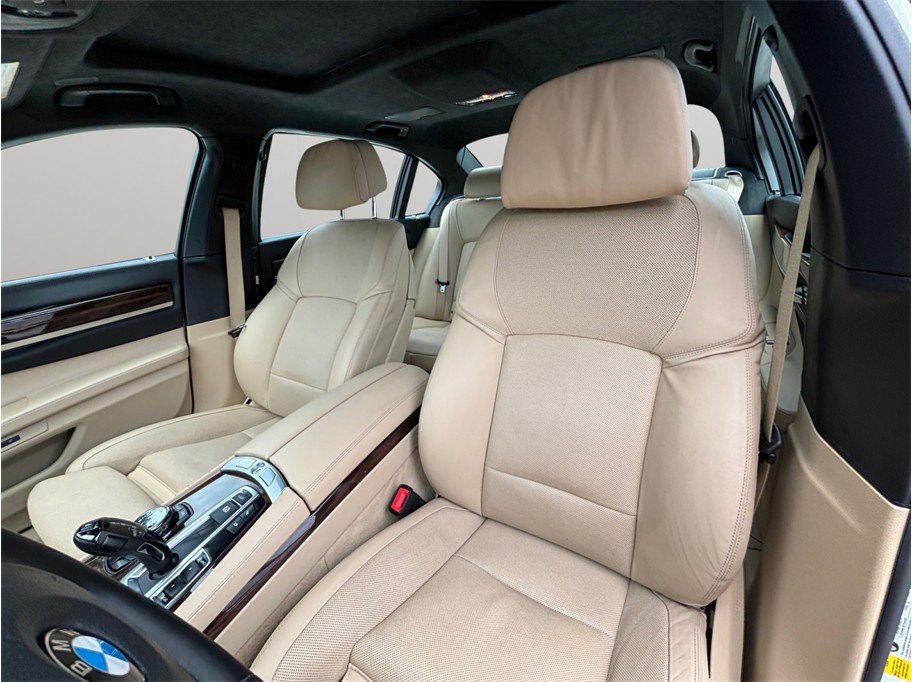 Used 2015 BMW 750Li RWD image 19