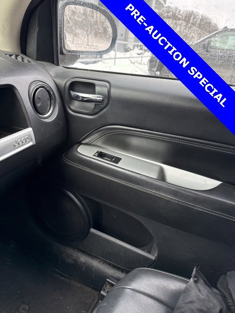 Used 2016 Jeep Compass Latitude image 6