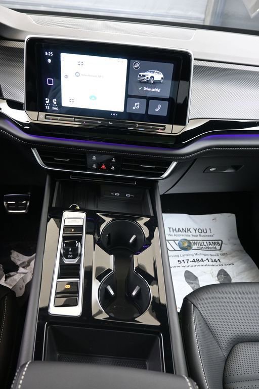 Used 2025 Volkswagen Atlas Cross Sport SEL R-Line image 24