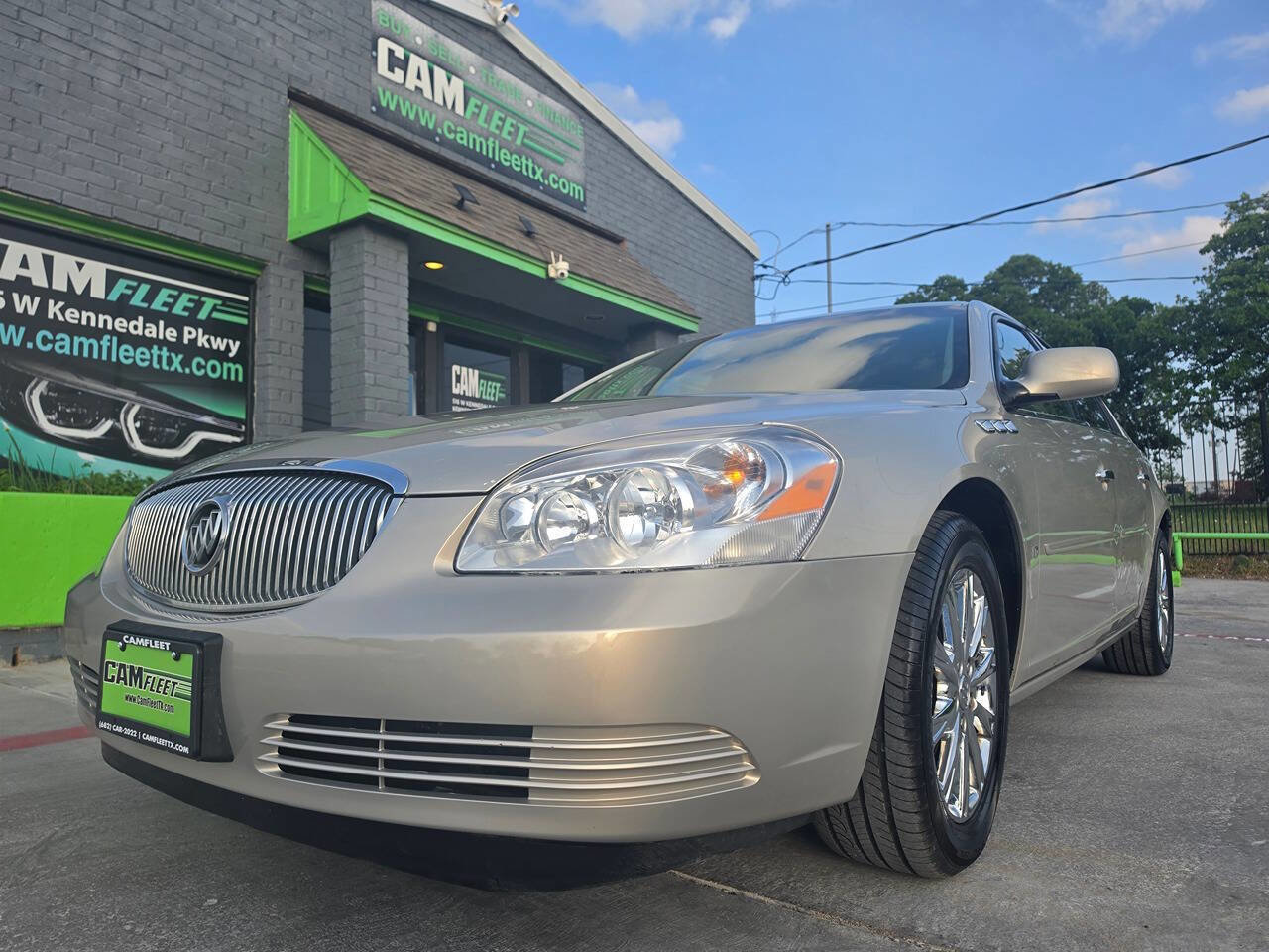 Used 2009 Buick Lucerne CXL w/ Driver Confidence Package image 2