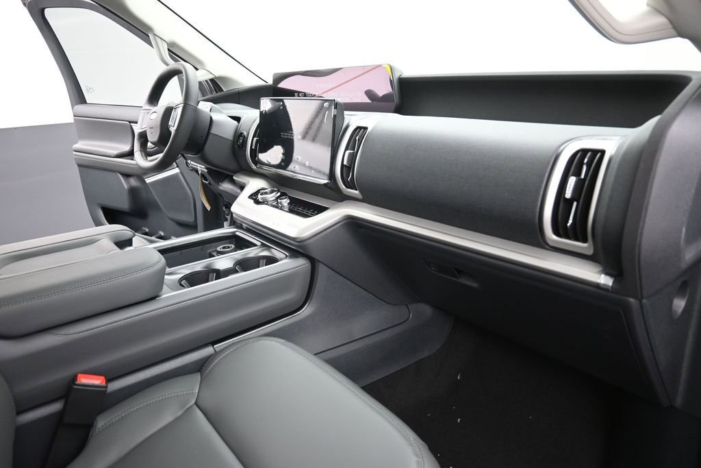New 2026 Ford Expedition Active RWD image 26