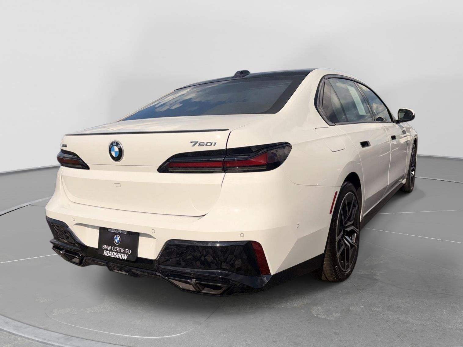 Certified 2025 BMW 760i xDrive w/ Premium Package AWD/4WD image 5