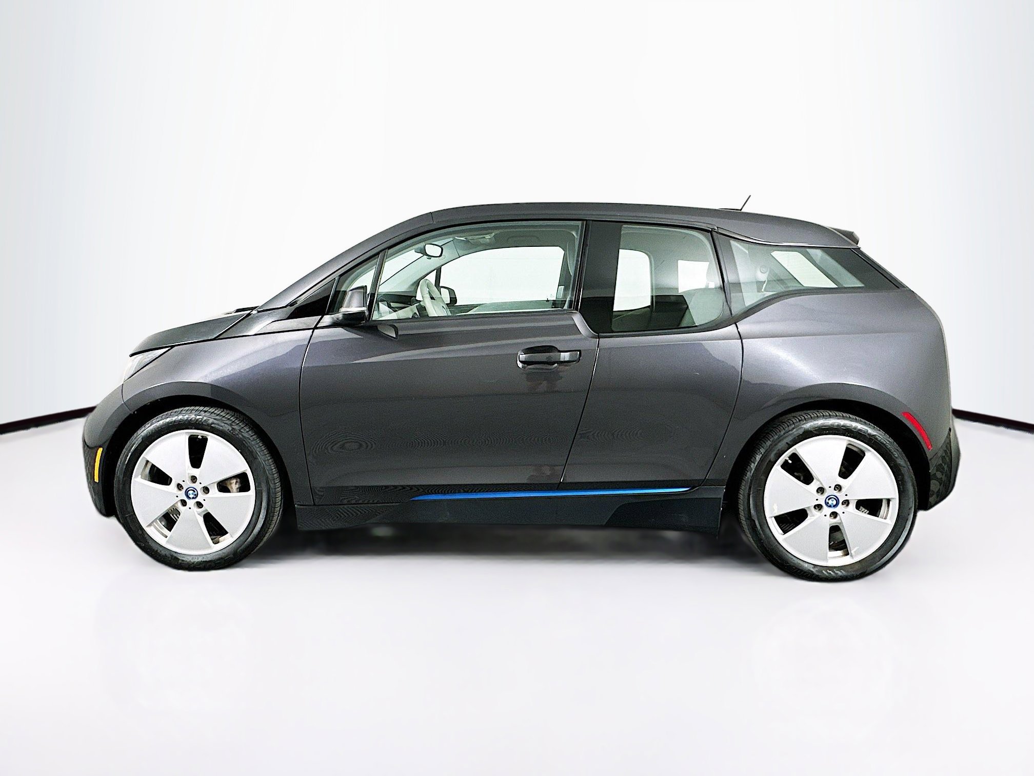 Used 2014 BMW i3 RWD image 4