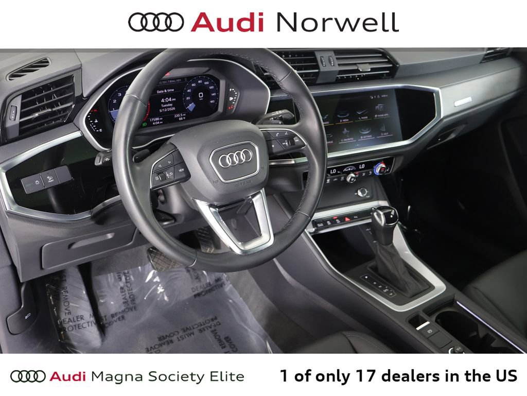 Used 2023 Audi Q3 2.0T Premium w/ Convenience Package AWD/4WD image 2