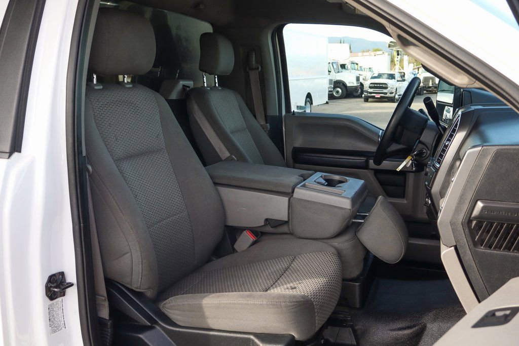 Used 2017 Ford F550 2WD Regular Cab Super Duty image 45