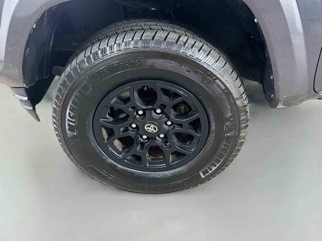 Used 2021 Toyota Tacoma SR5 RWD image 8