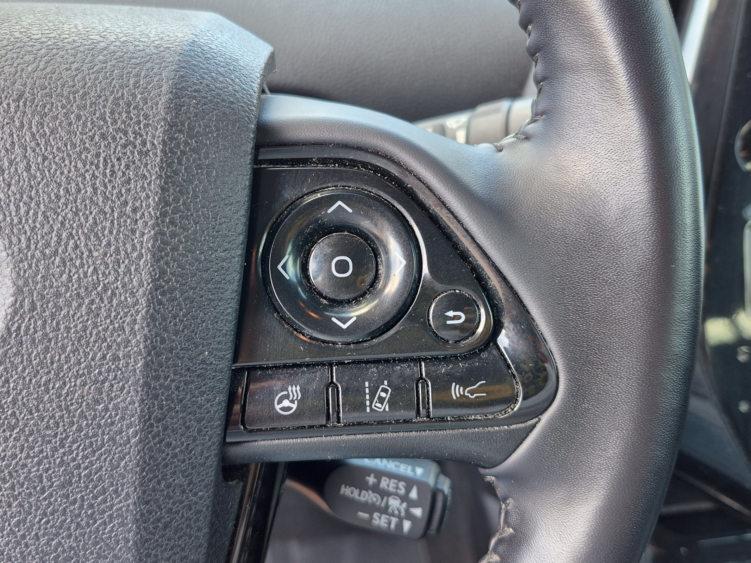 Used 2022 Toyota Prius Prime Limited FWD image 31