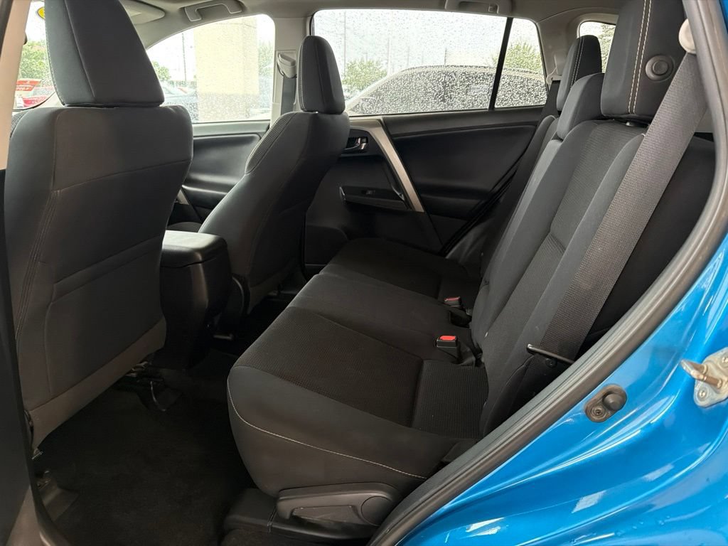 Used 2018 Toyota RAV4 XLE AWD/4WD image 19