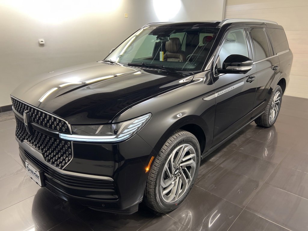 New 2026 Lincoln Navigator Reserve image 3
