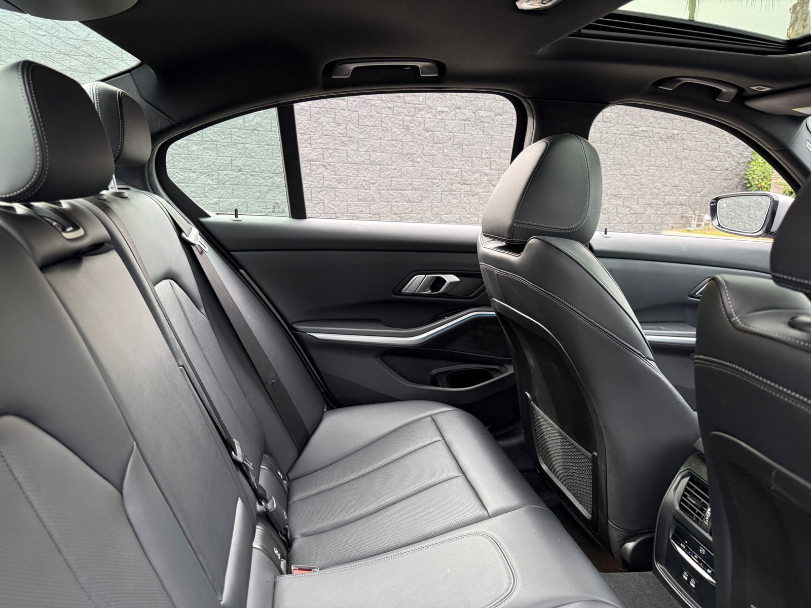 Used 2023 BMW 330e w/ Premium Package image 17