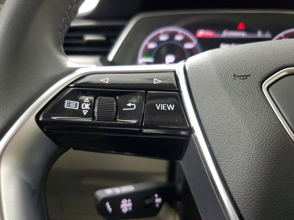 Used 2024 Audi Q8 e-tron Premium Plus w/ Premium Plus Package image 24
