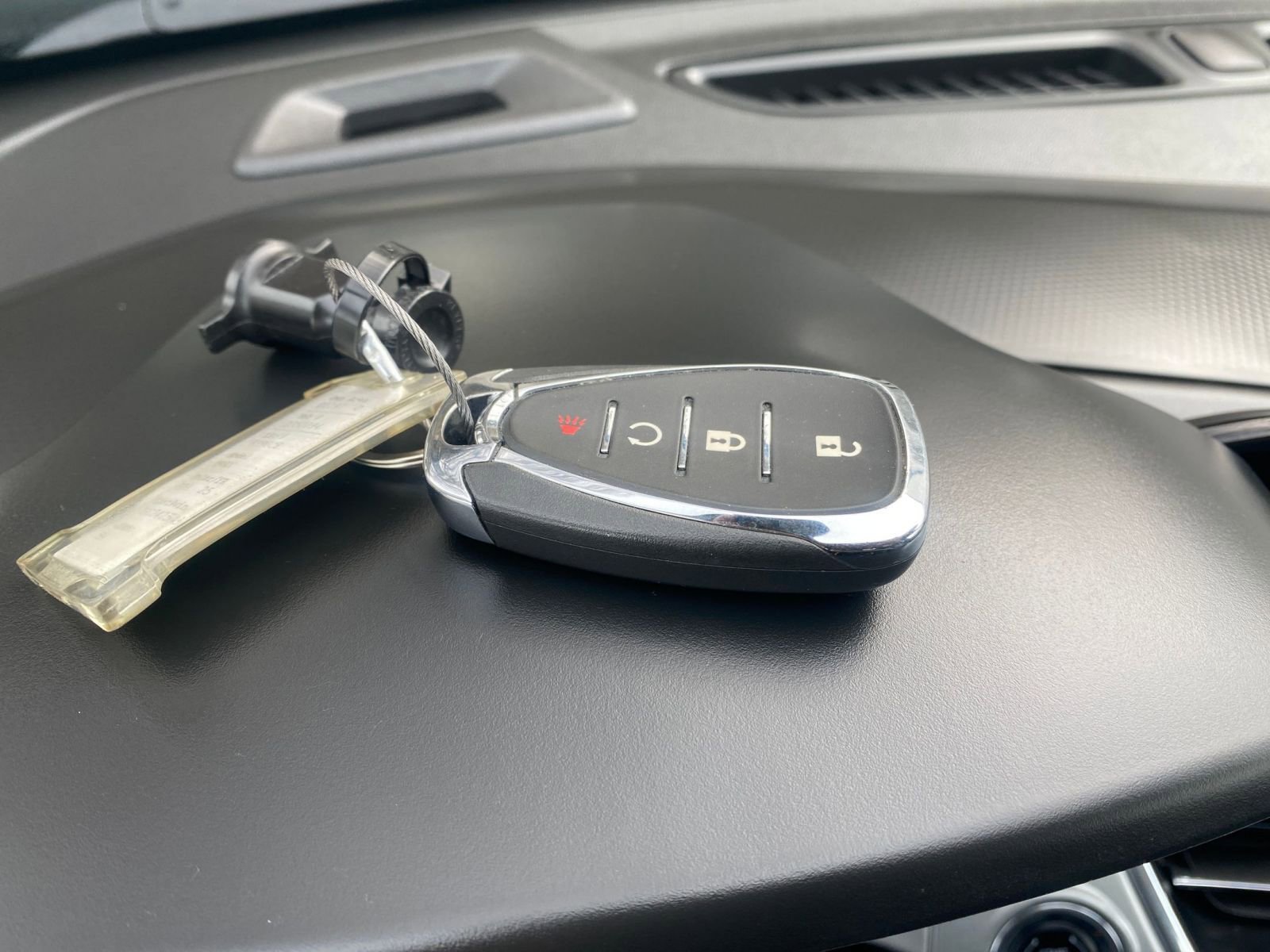 Used 2025 Chevrolet Trax LT w/ LT Convenience Package image 21