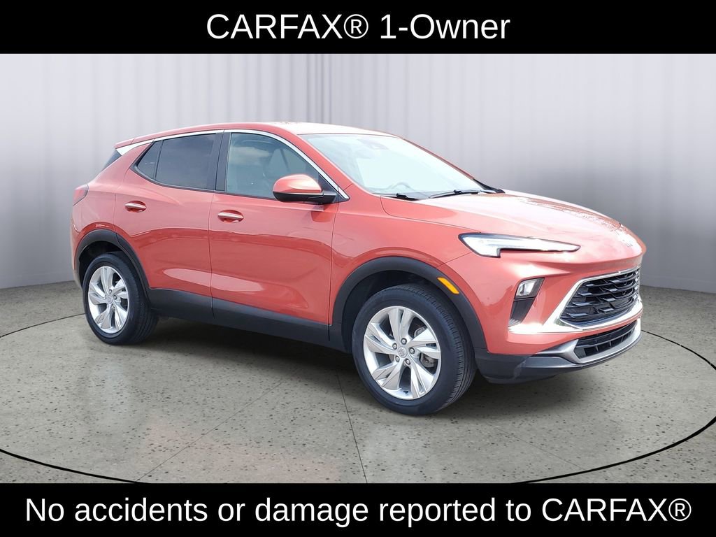 Used 2024 Buick Encore GX Preferred w/ Comfort Package AWD/4WD image 2