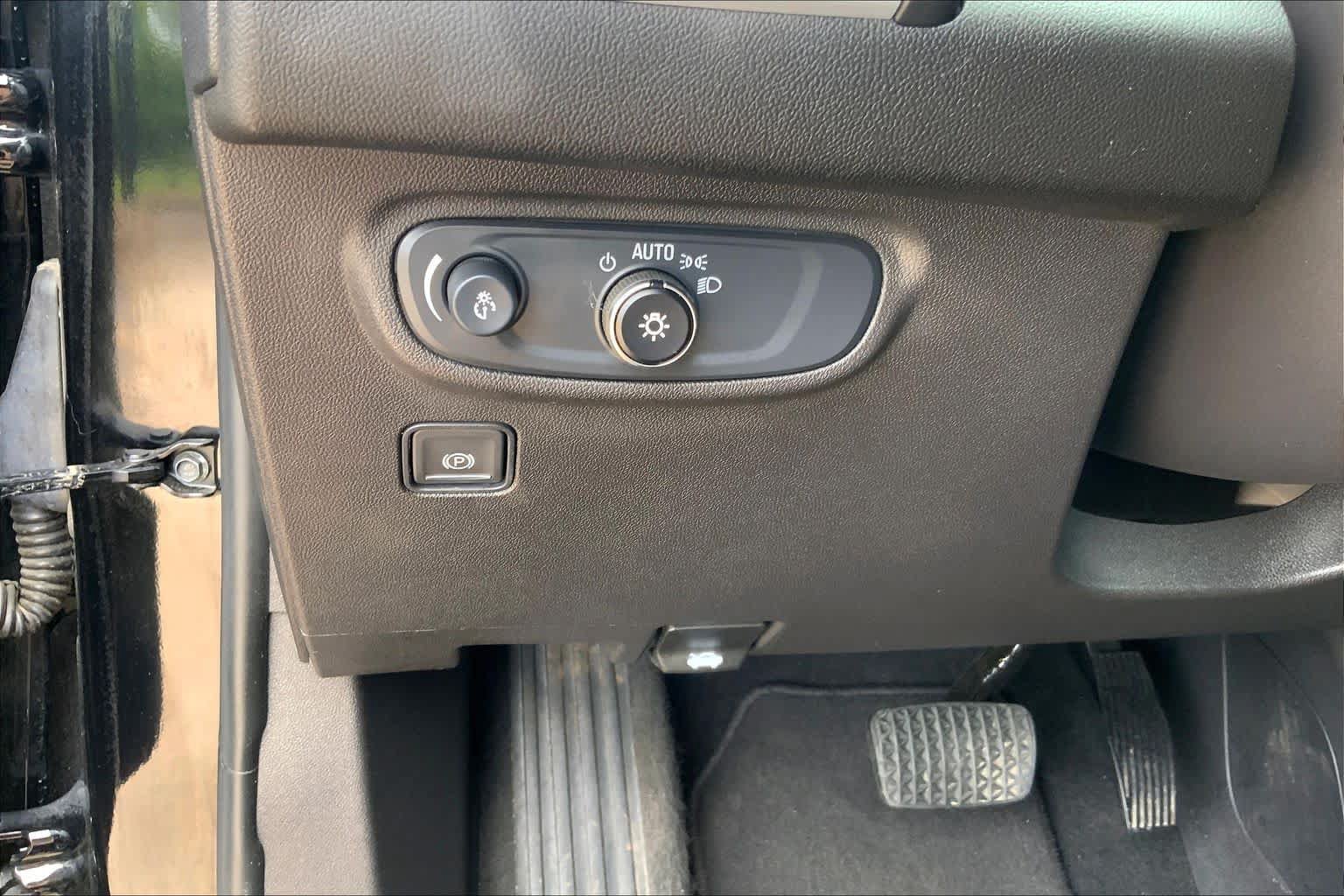 Certified 2024 GMC Terrain SLE AWD/4WD image 33