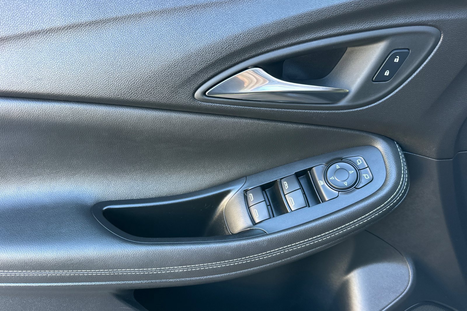 Certified 2024 Buick Encore GX Preferred image 11