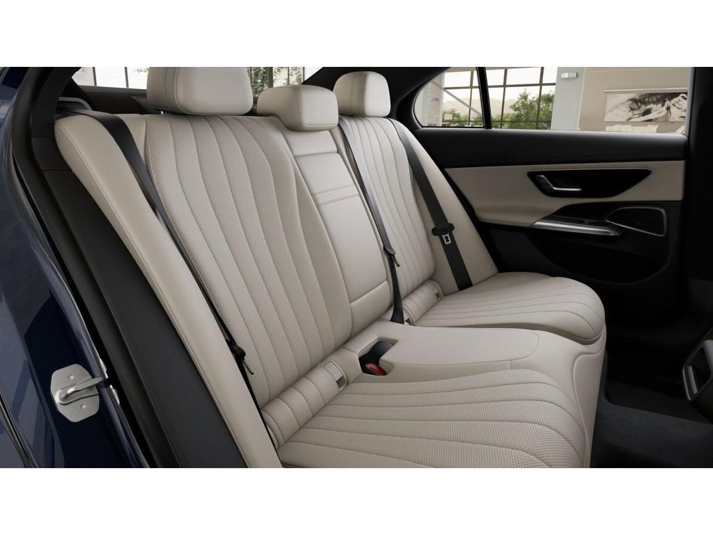 New 2026 Mercedes-Benz E 450 4MATIC Sedan image 5