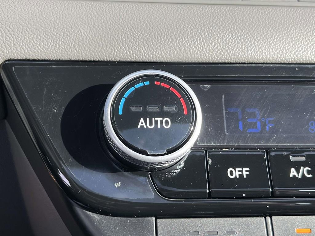 Used 2024 Hyundai Elantra SEL w/ Convenience Package image 34