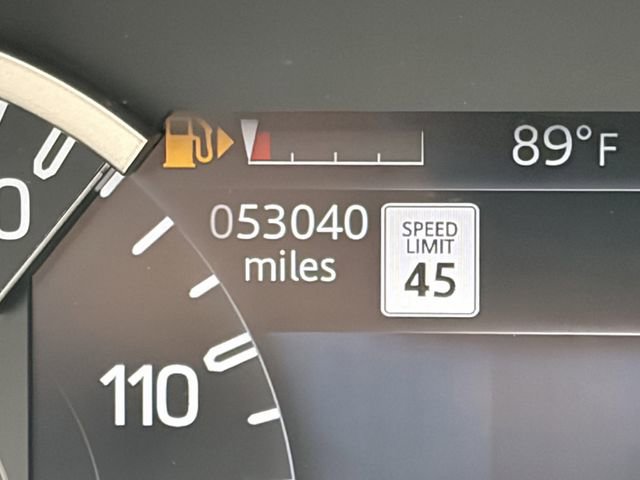 Used 2023 Land Rover Defender 110 SE image 12