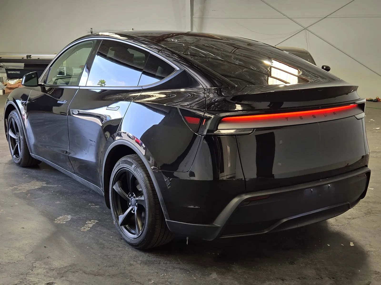 Used 2026 Tesla Model Y Long Range RWD image 2