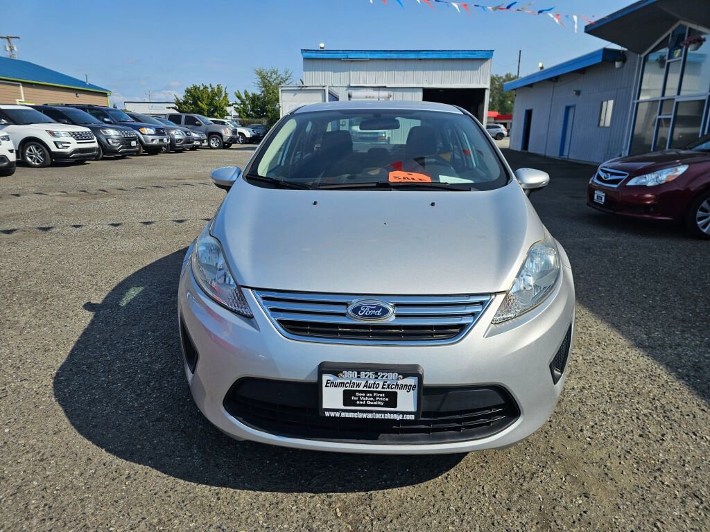 Used 2013 Ford Fiesta SE image 2