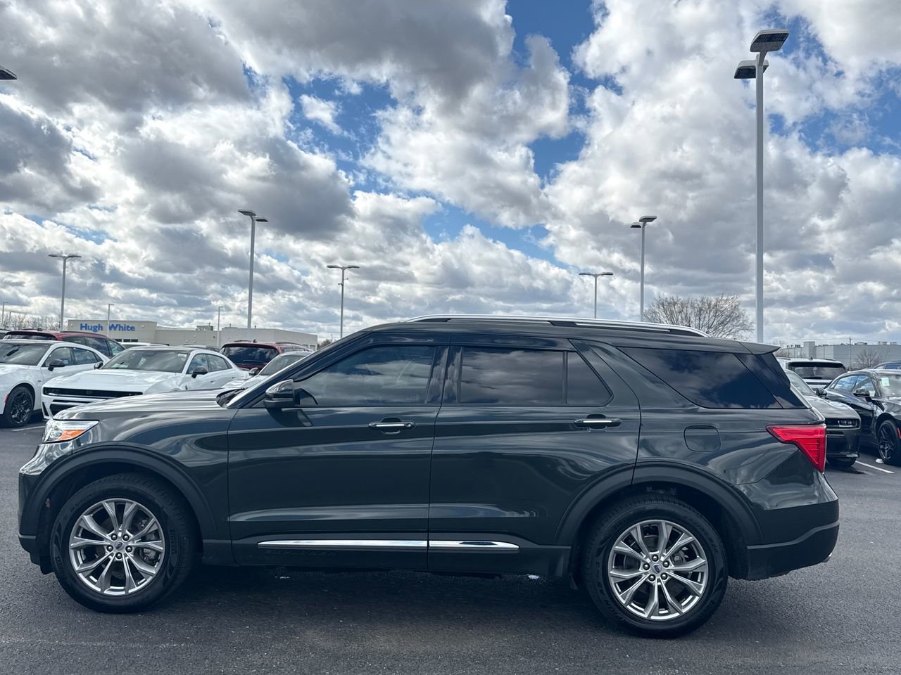 Used 2022 Ford Explorer Limited w/ Equipment Group 301A image 6