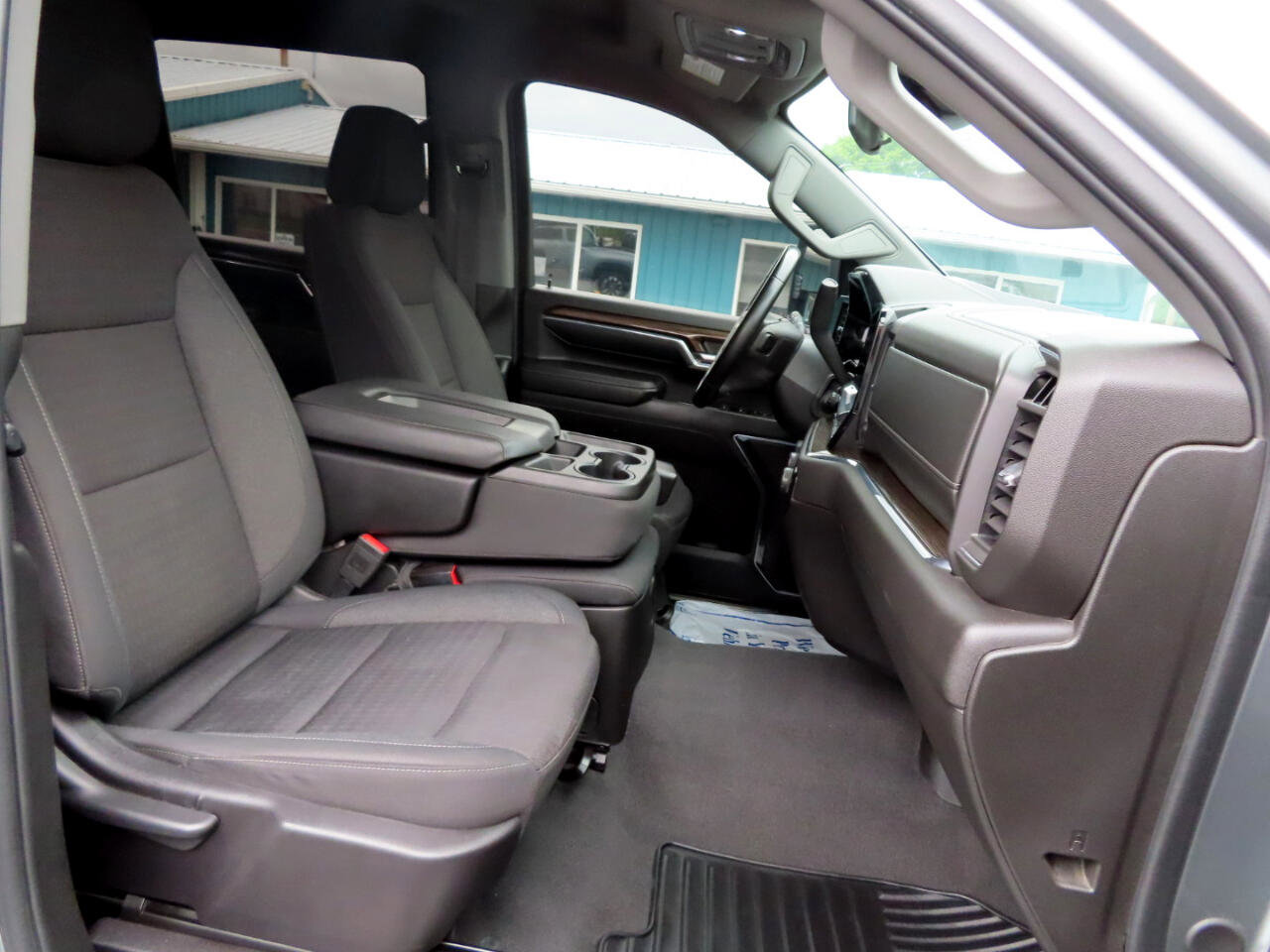 Used 2024 Chevrolet Silverado 2500 LT image 46
