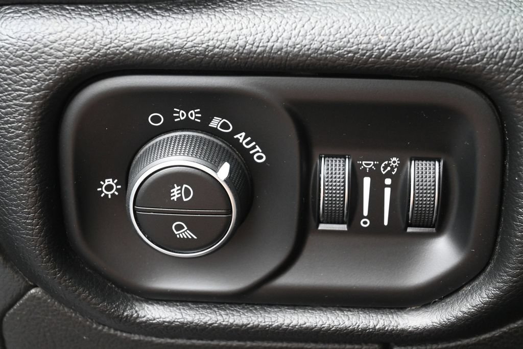 Used 2019 RAM 1500 Big Horn AWD/4WD image 15