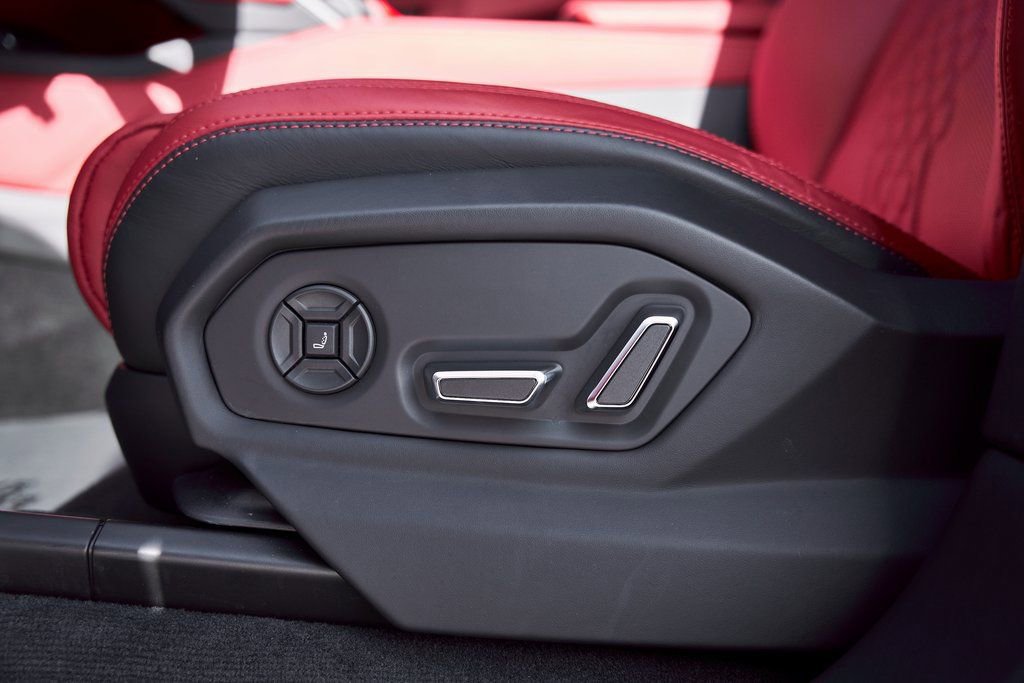 Used 2024 Lamborghini Urus S image 39