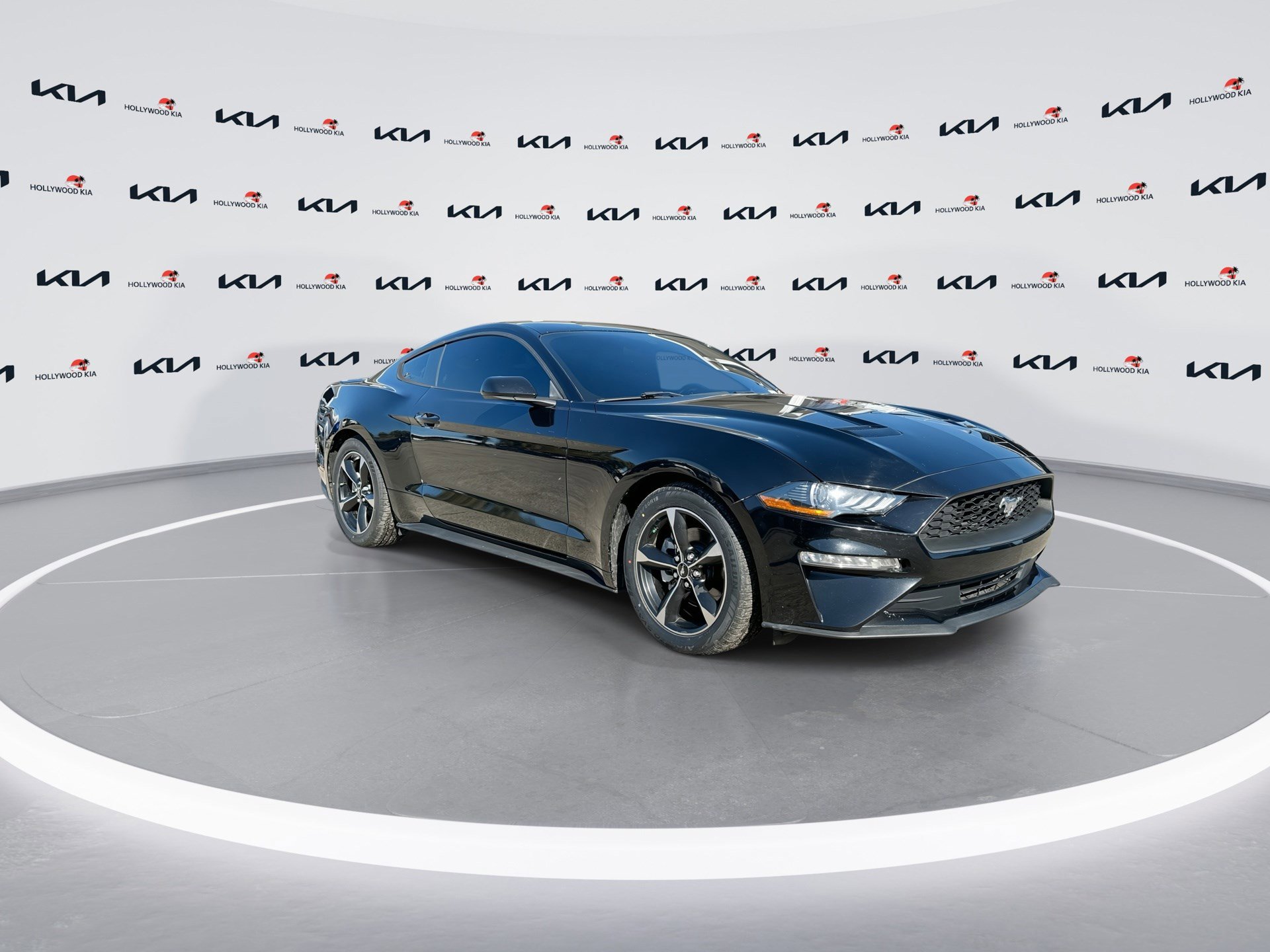 Used 2019 Ford Mustang Coupe w/ Equipment Group 101A image 2