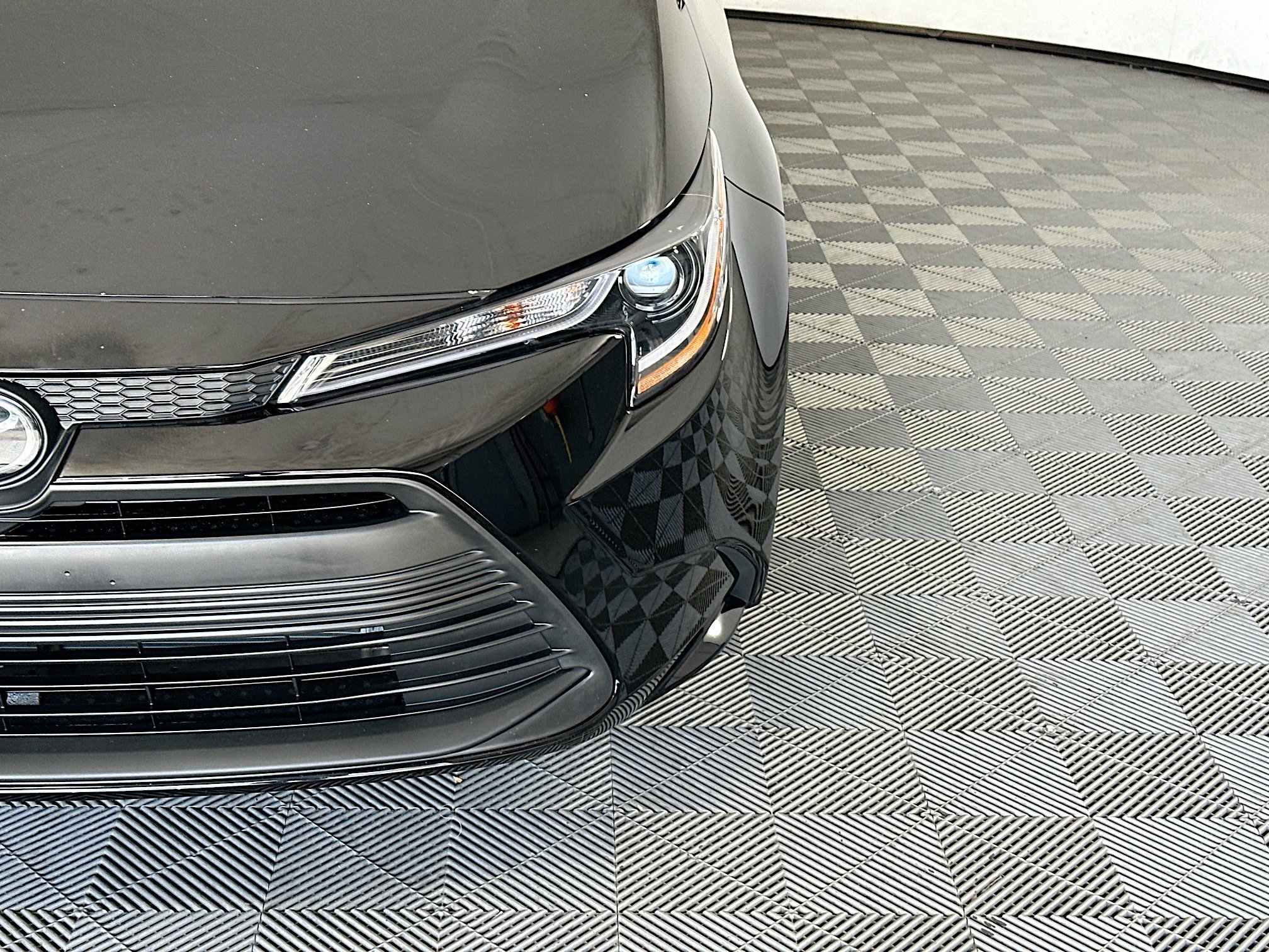 Certified 2024 Toyota Corolla LE FWD image 9