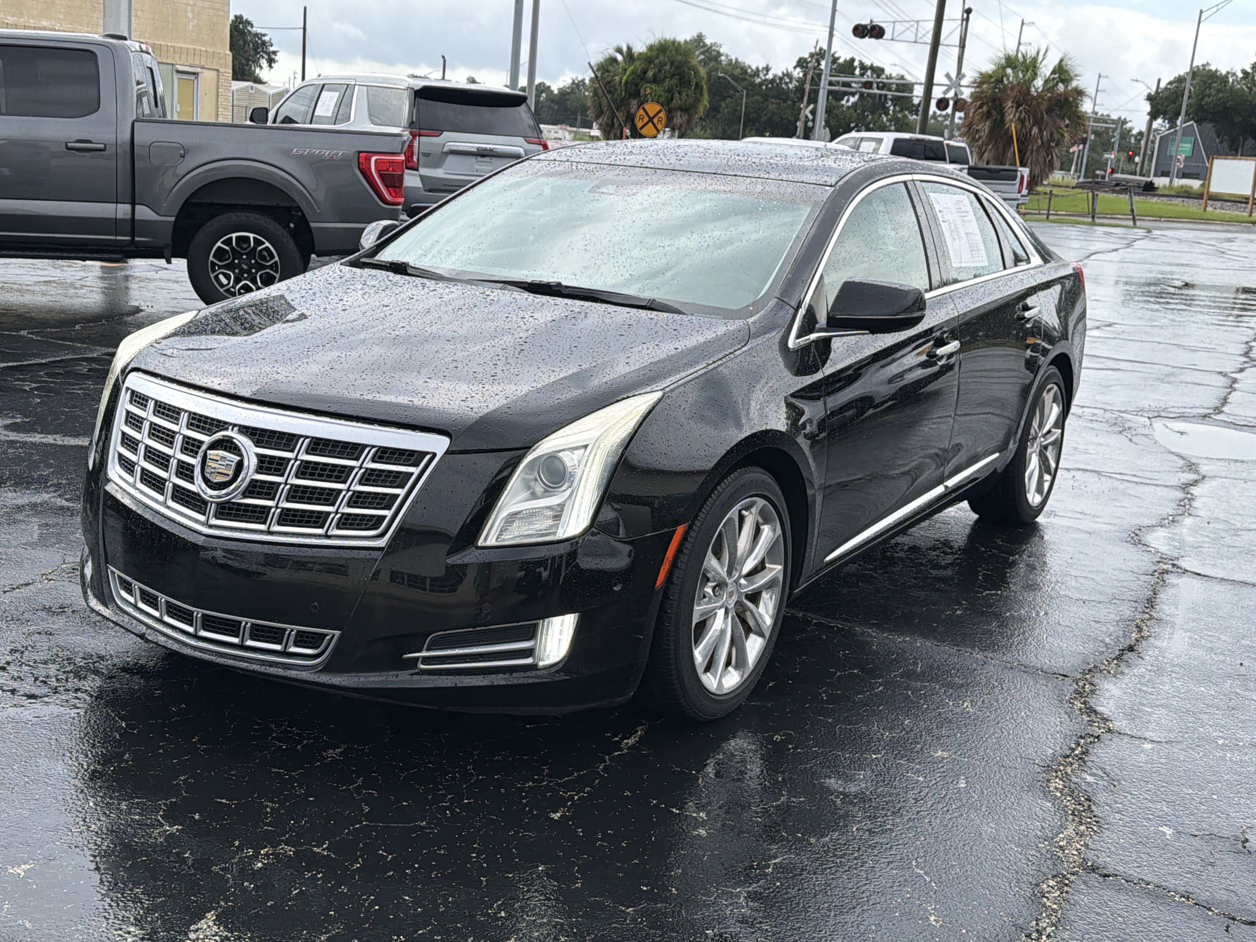 Used 2014 Cadillac XTS Luxury w/ Driver Awareness Package FWD image 7