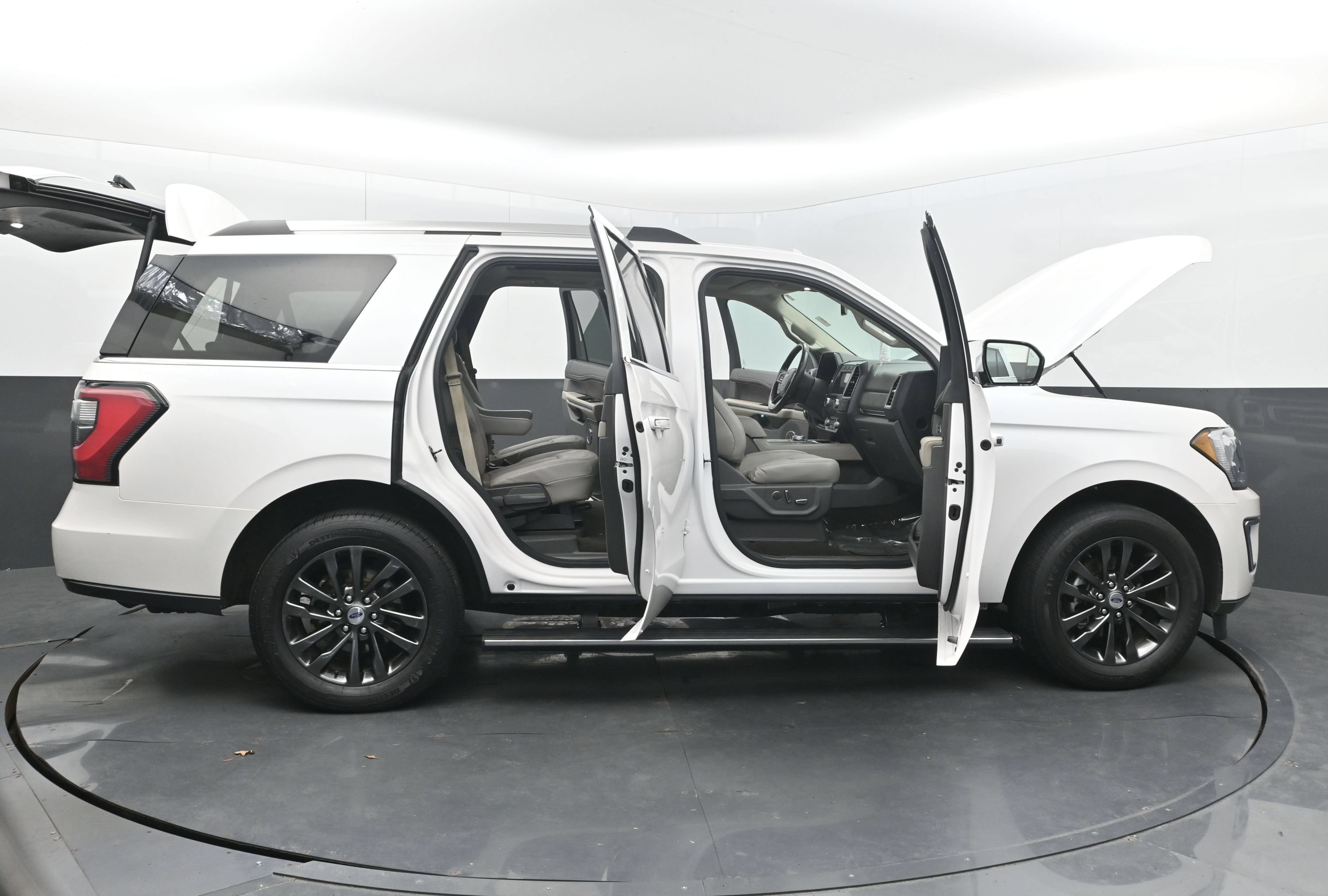 Used 2019 Ford Expedition Limited w/ Equipment Group 301A RWD image 49