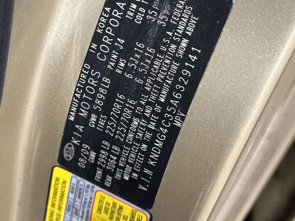 Used 2010 Kia Sedona LX FWD image 27