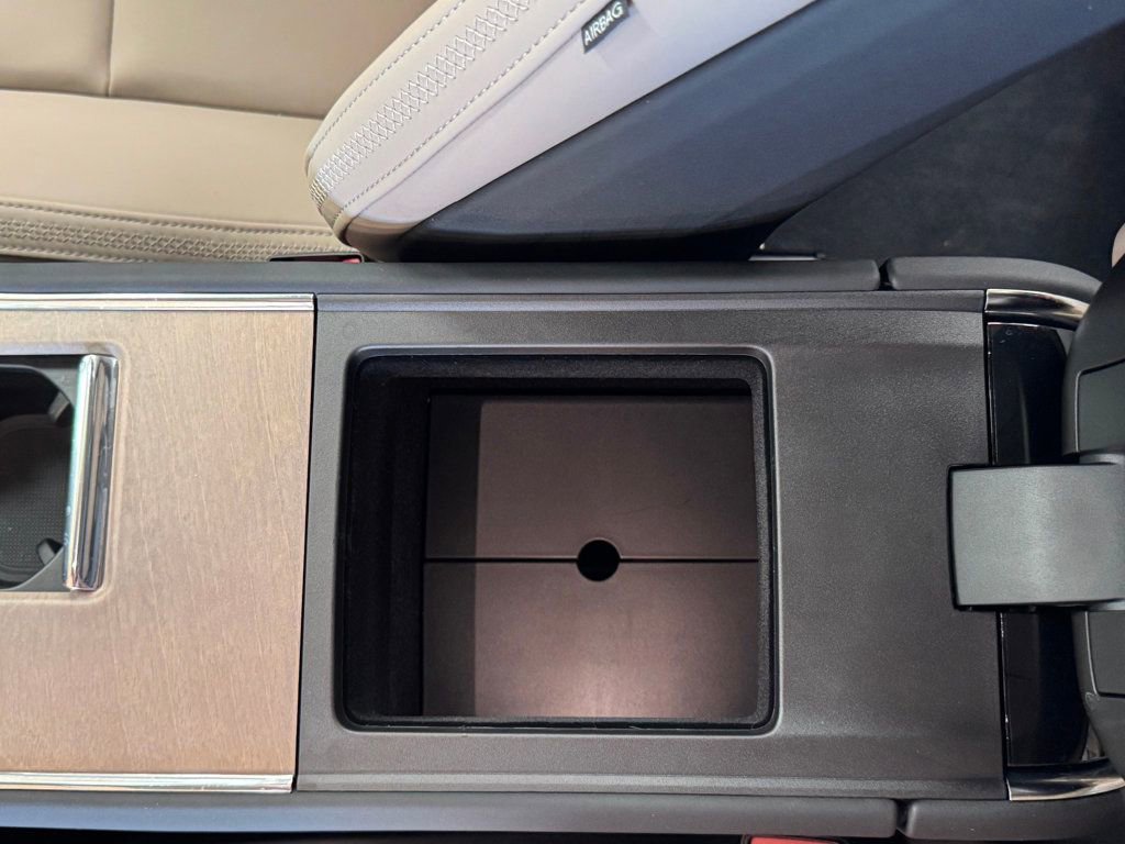 Used 2025 Volvo EX90 Plus image 33