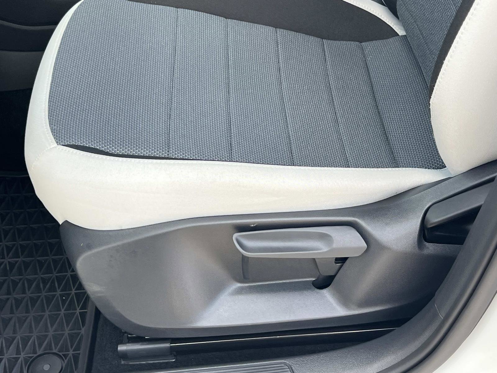 Used 2025 Volkswagen Taos S image 17