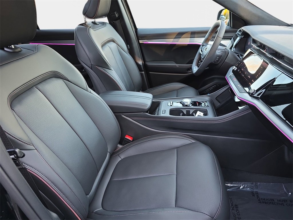 Used 2025 Jeep Wagoneer S Launch Edition image 12