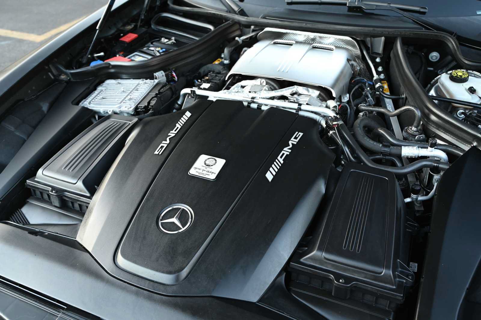 Used 2021 Mercedes-Benz AMG GT Roadster image 25