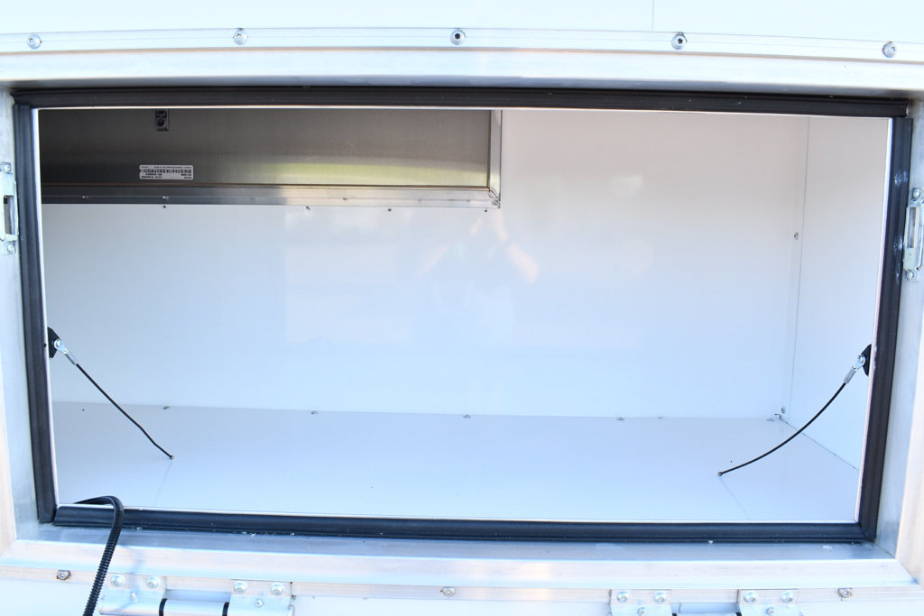 New 2027 Ford E-350 and Econoline 350 Super Duty w/ Power Equipment Group RWD image 19