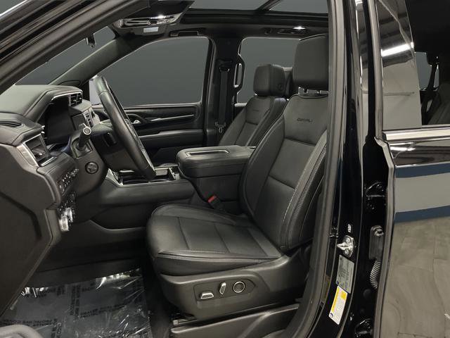 Used 2023 GMC Yukon Denali w/ Denali Reserve Package image 4