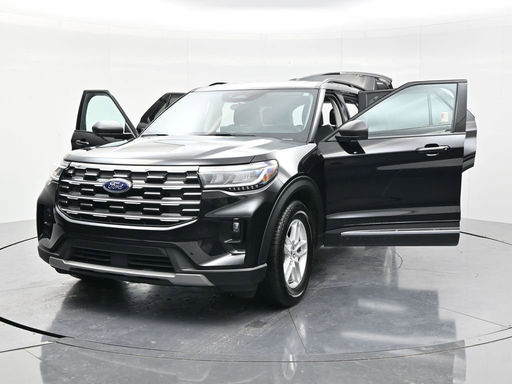 Used 2025 Ford Explorer Active w/ Active Comfort Package RWD image 60