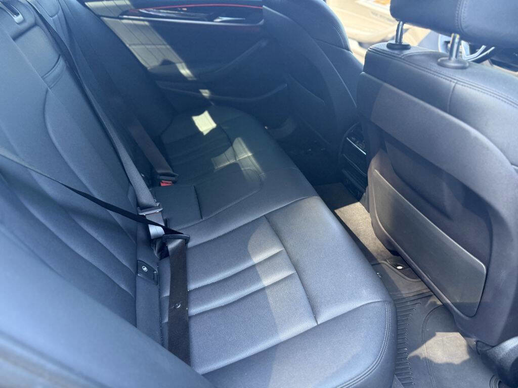 Used 2018 BMW 530e RWD image 16