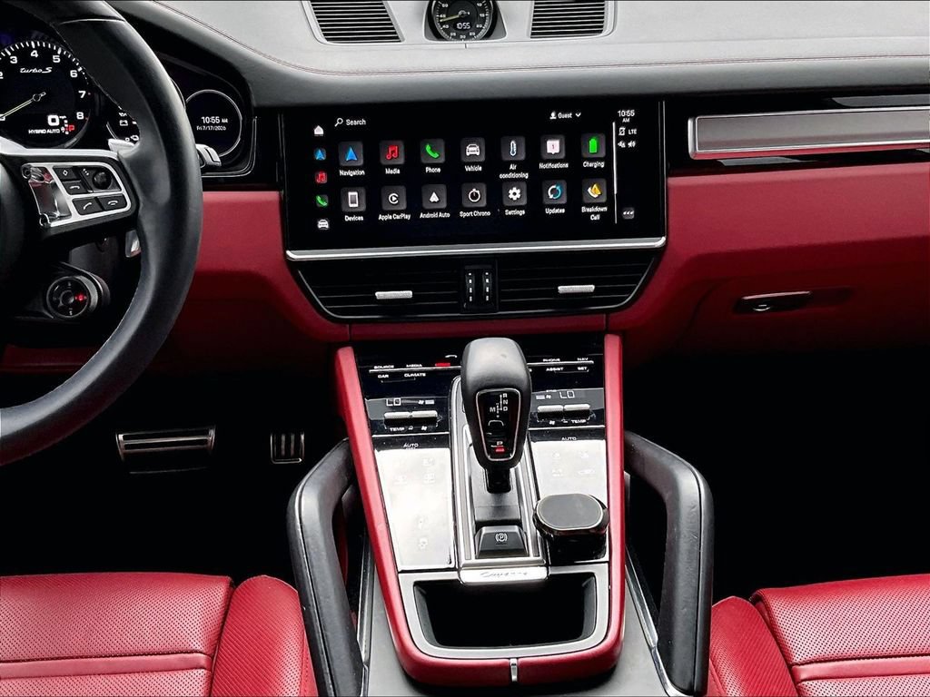 Certified 2022 Porsche Cayenne Turbo S AWD/4WD image 16