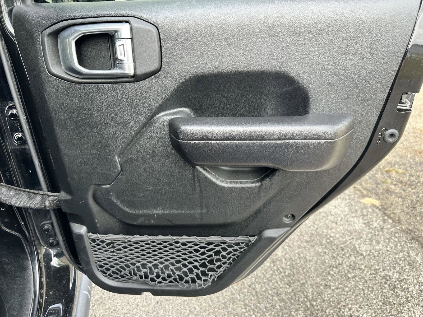 Used 2021 Jeep Gladiator Mojave w/ Cold Weather Group image 17