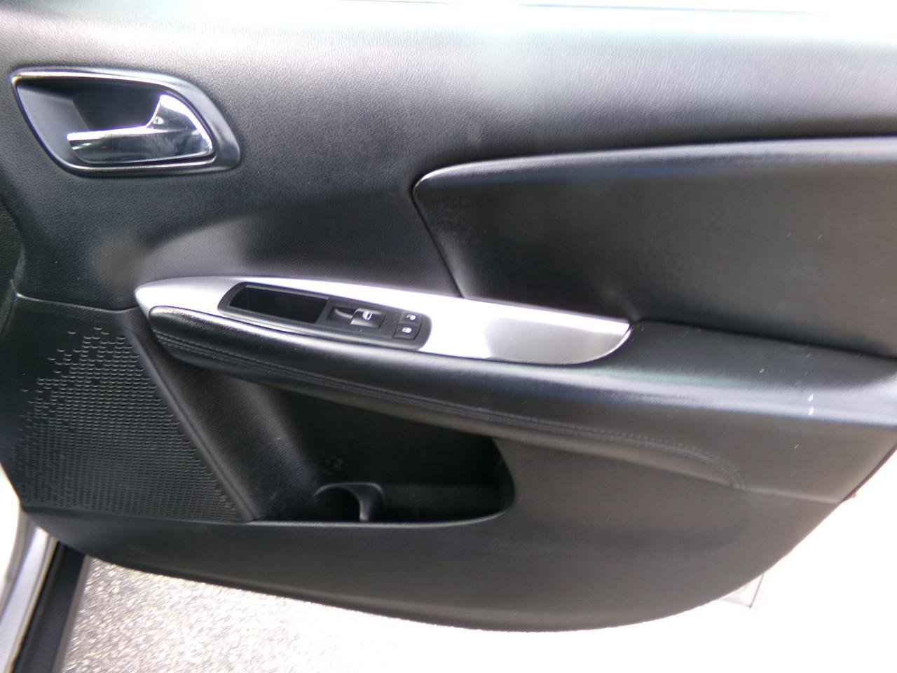 Used 2016 Dodge Journey SE w/ Flexible Seating Group FWD image 21