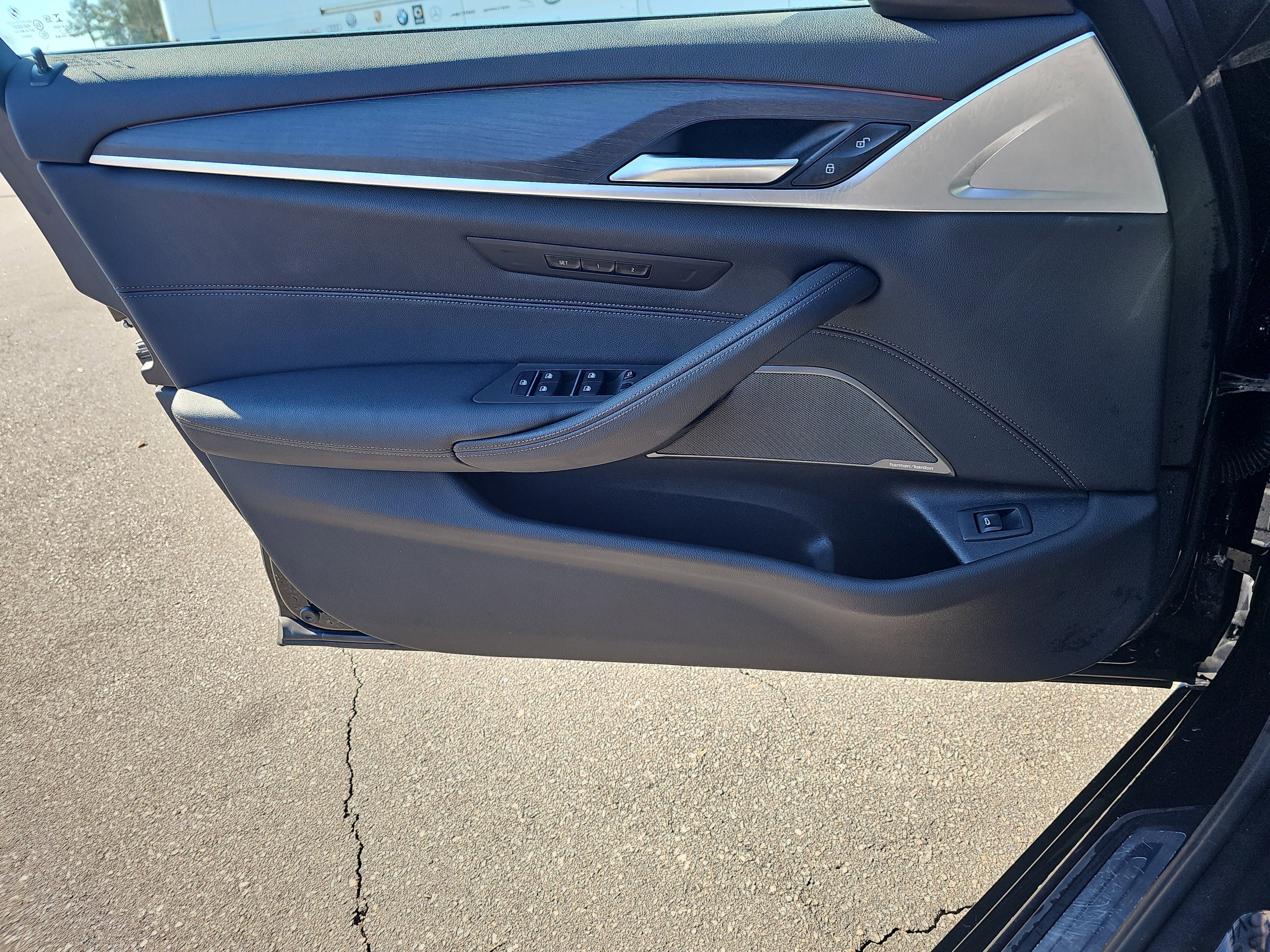 Certified 2023 BMW 530i w/ Premium Package image 28