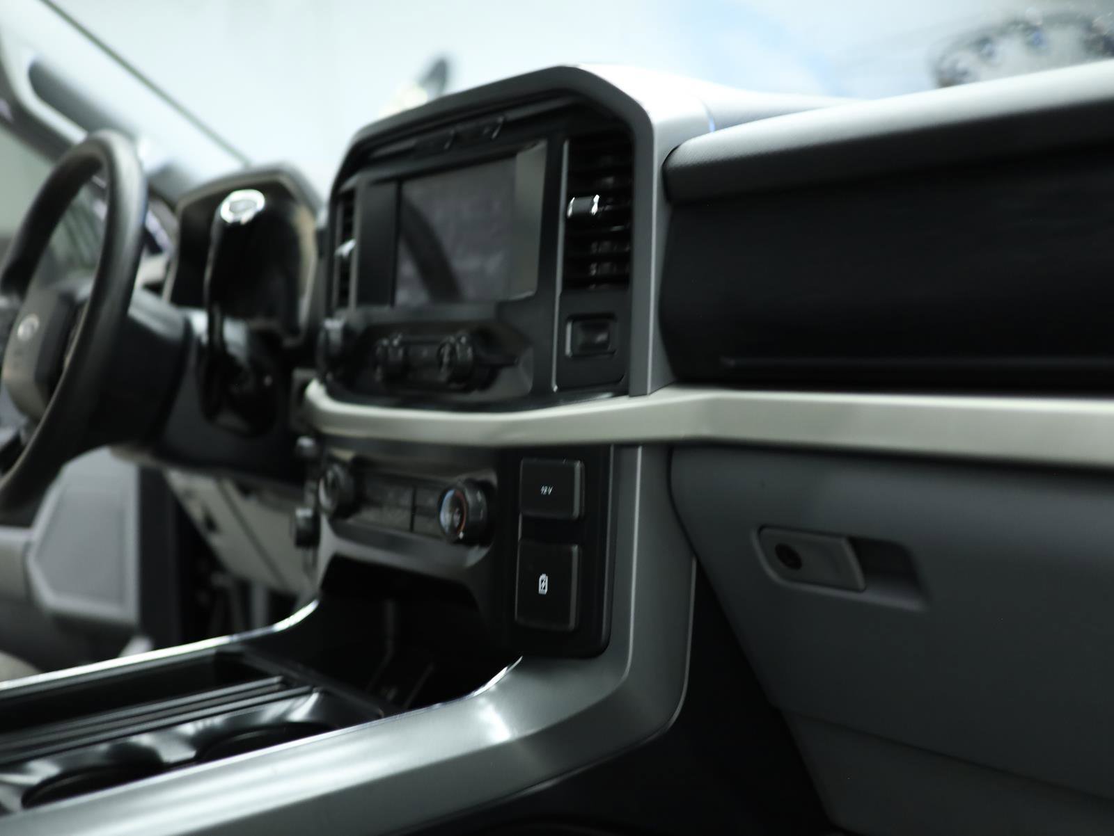 Used 2022 Ford F150 XLT w/ Trailer Tow Package image 55