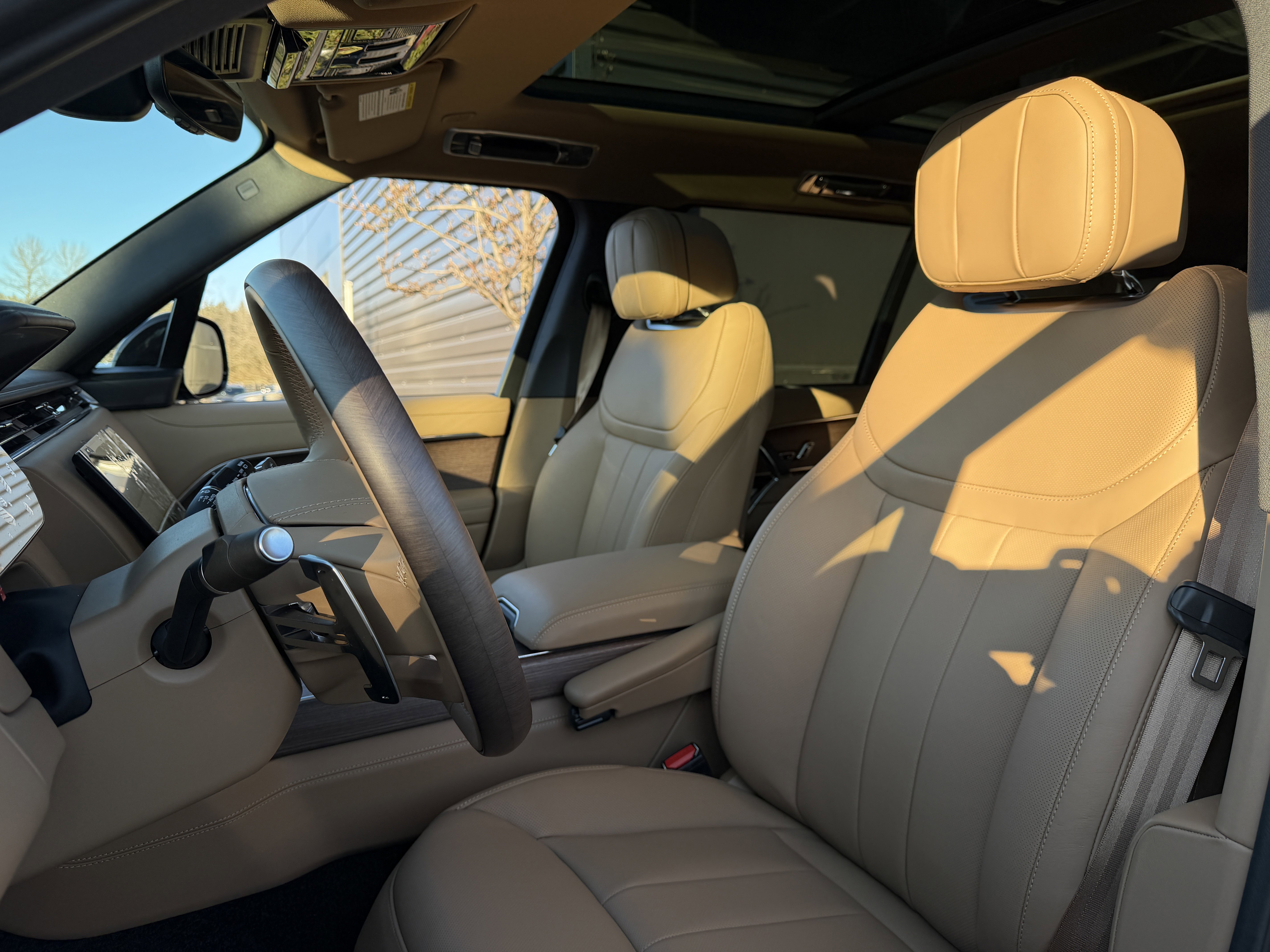 New 2026 Land Rover Range Rover Long Wheelbase SE AWD/4WD image 20